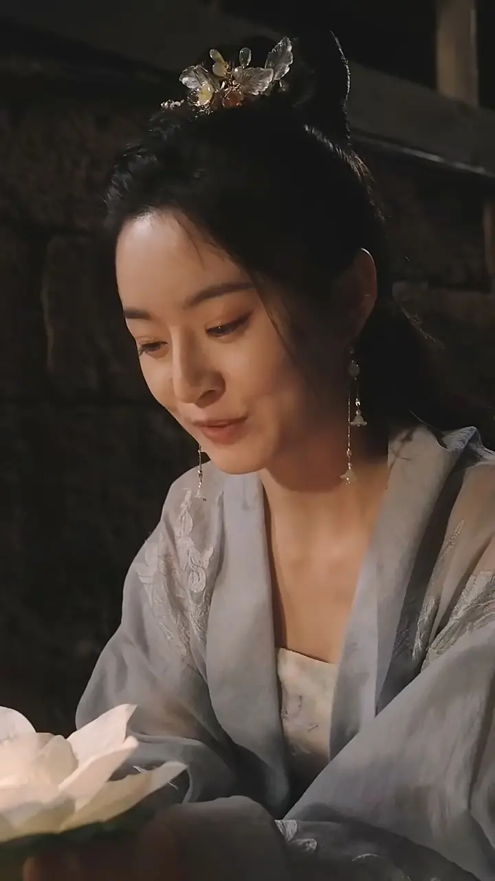 《仇敌王爷爱上我》：虐恋情深，权谋下的真心能否战胜宿命？