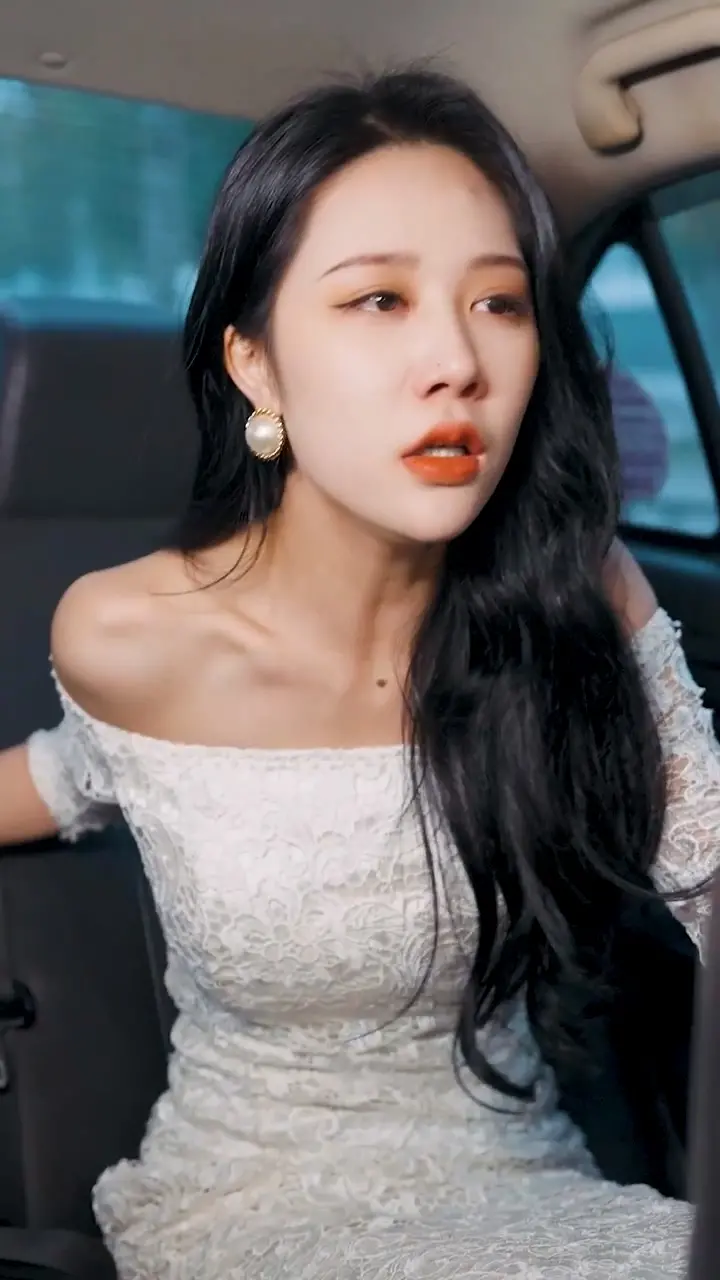 《女神的绝世司机》：霸道女总裁与傲娇小司机的爆笑爱情，一场荷尔蒙超标的都市童话！